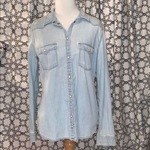 Women’s casual button down
